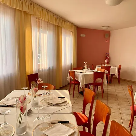 Hotel Goldenhof 3*